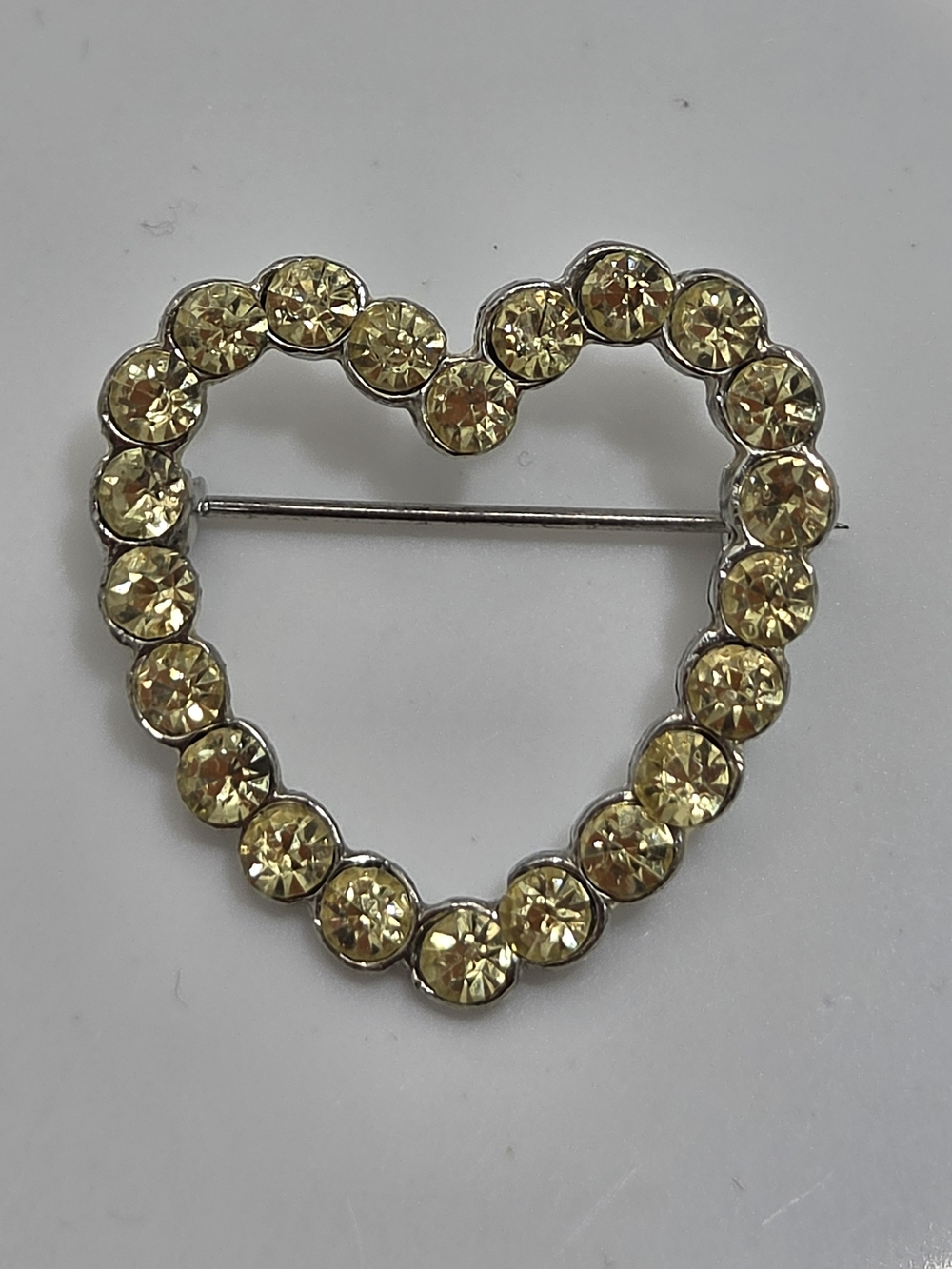 💛 Vintage Yellow Rhinestone Heart Brooch Pin | Silver Tone Open Heart Pin ✨